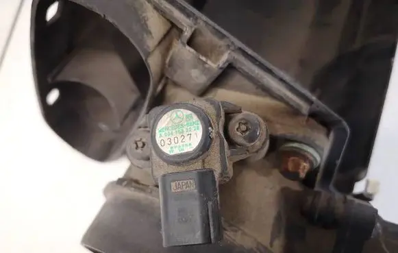 Mercedes-Benz E W211 Air pressure sensor A0041533228