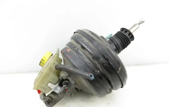 Volkswagen PASSAT B5.5 Brake booster 4B3612105