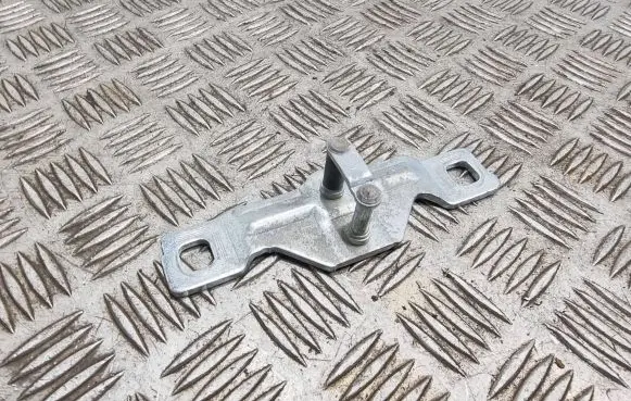 Skoda Roomster (5J) Loading door lock loop/hook striker 8p4827507