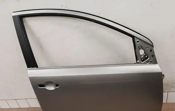 Nissan Note (E11) Front door