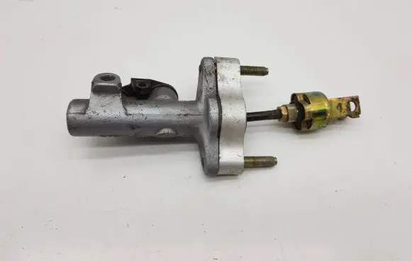 Toyota RAV 4 (XA20) Clutch master cylinder 3145416010