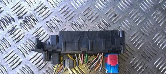 Peugeot 206 Fuse box set 9635518280 289028