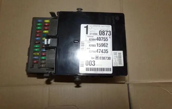 Renault Espace - Grand espace IV Fuse module 8200315962