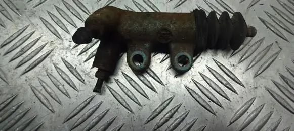 Toyota Yaris Clutch release bearing slave cylinder 