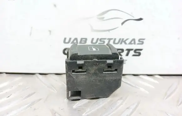 Skoda Octavia Mk1 (1U) Electric window control switch 3B0959855