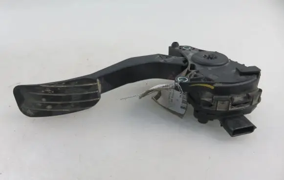 Renault Master III Accelerator throttle pedal 6PV00997800 8200672367C