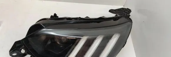 Peugeot 2008 II Headlight/headlamp 9823194180