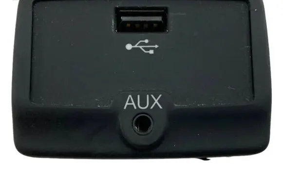 Fiat 500L AUX in-socket connector TECVOXD532