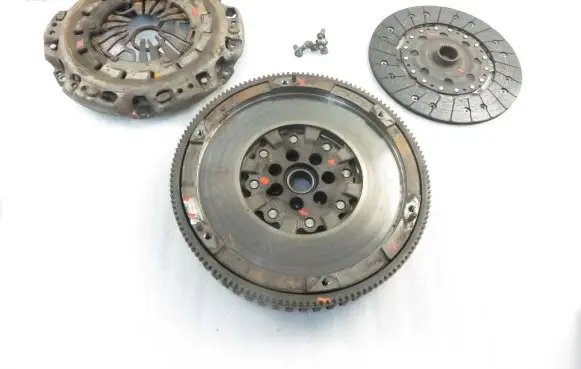 Mercedes-Benz CLA C117 X117 W117 Dual mass flywheel L030240GR100 123103272R