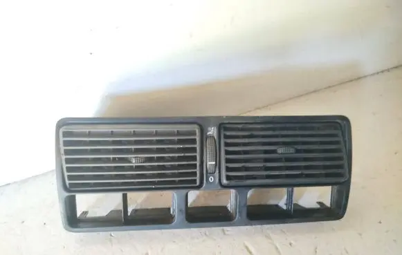 Volkswagen Golf IV Dash center air vent grill 1J0819728C 1J0819736C