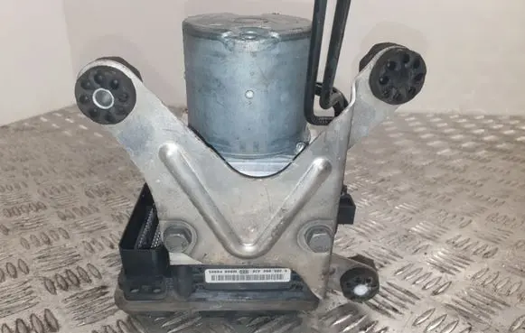 BMW 5 F10 F11 ABS Pump 6851374