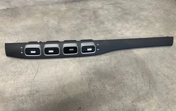 Mercedes-Benz GLE W167 Dash center air vent grill A1676802502