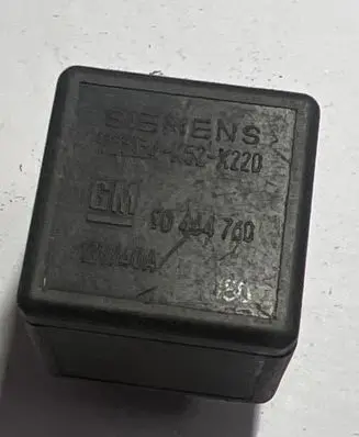 Opel Zafira A Other relay 90464760 LJ52K220