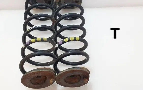 Volkswagen PASSAT B7 Rear coil spring 