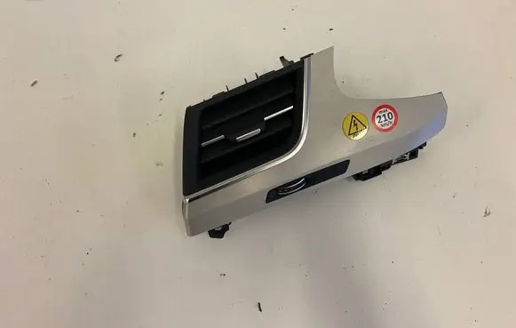 Audi Q7 4M Dashboard air vent grill cover trim 4M1820901M