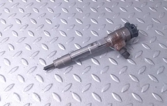 Mercedes-Benz A W177 Fuel injector 0445876882 0445110800