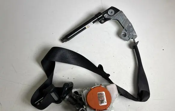 Ford Mustang VI Front seatbelt FR3B63612D64AF
