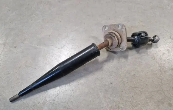 Isuzu D-Max Gear shifter/selector 