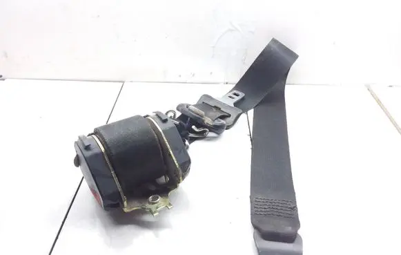 Ford Focus Front seatbelt 98ABA61295DB 040238