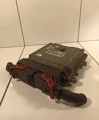 Volvo XC90 Engine control unit/module 31272463 0281012103