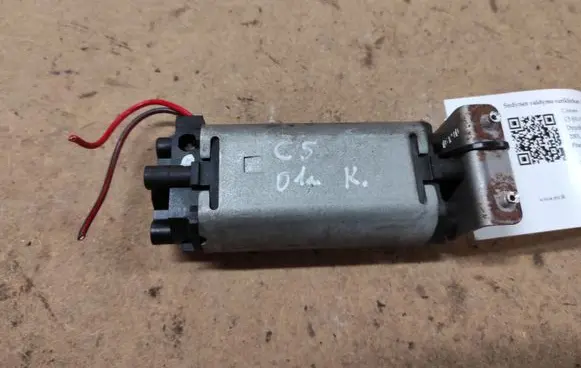 Citroen C5 Seat adjustment motor 9460570A 401231A6 EMC12700