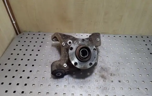Rear wheel hub