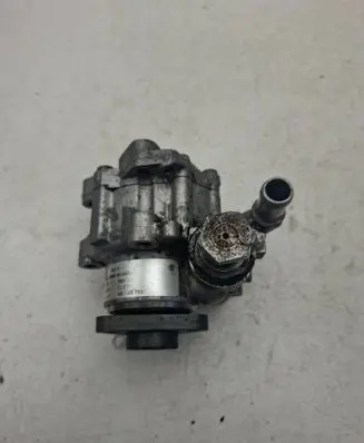 Audi A6 S6 C5 4B Power steering pump 