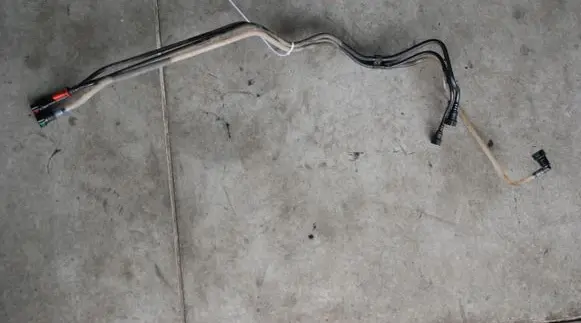 Renault Master III Fuel injector supply line/pipe NV400