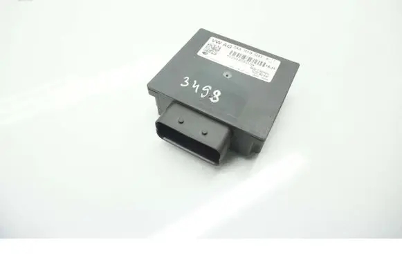 Volkswagen Jetta VI Voltage converter/converter module 3AA919041A