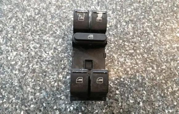 Volkswagen PASSAT B5 Electric window control switch 1K4959857