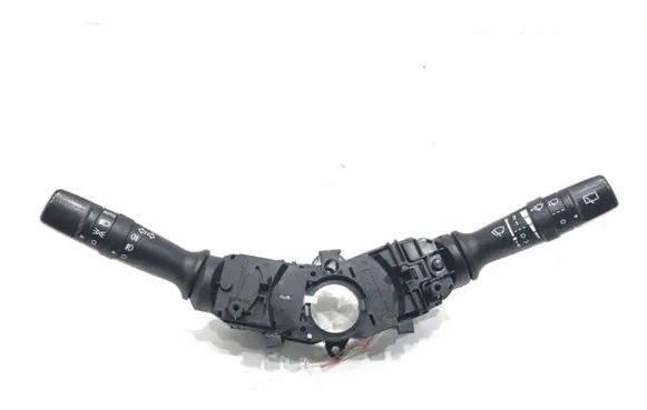 Hyundai Veloster Wiper turn signal indicator stalk/switch 202008910