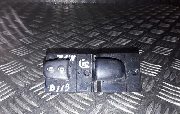 Nissan Qashqai Electric window control switch