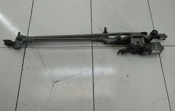 Ford Focus Front wiper linkage and motor 4M5117508AA