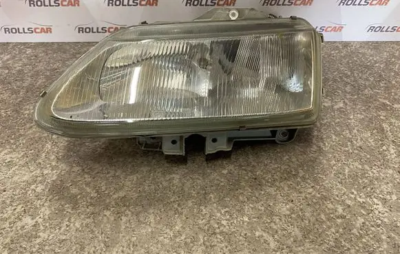 Renault Espace III Headlight/headlamp 7700820118
