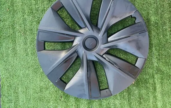 Tesla Model Y R19 wheel hub/cap/trim 104423500C