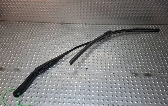 Volvo XC60 Front wiper blade arm S26372207 30753525