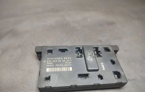 Mercedes-Benz Vito Viano W639 Door control unit/module 639820022601