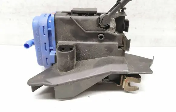 Audi A4 S4 B5 8D Rear door lock 4D0185A