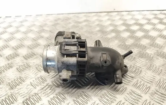 Volkswagen Golf V Throttle valve 03C133062D