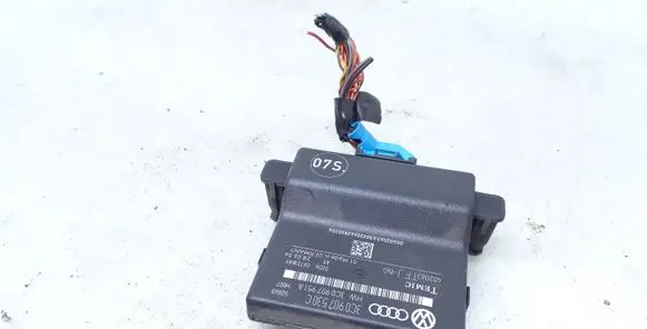 Volkswagen PASSAT B6 Gateway control module 3C0907530C 3C0907951A