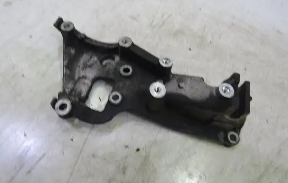 Mitsubishi ASX A/C compressor mount bracket GMAUTO4574097
