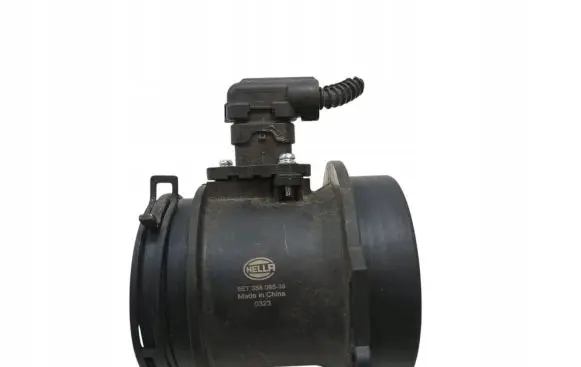 Volkswagen Touareg II Mass air flow meter 8ET358095-38