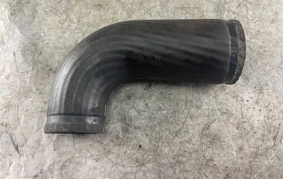 Volvo V70 Intercooler hose/pipe
