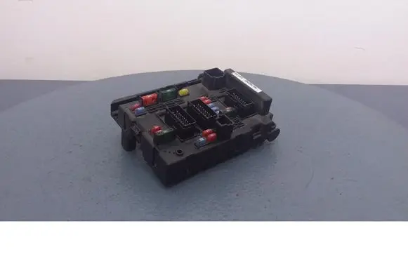 Peugeot 807 Fuse box set 9657608680