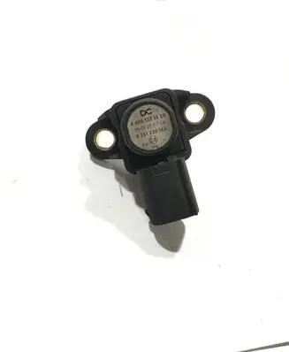 Mercedes-Benz ML W164 Air pressure sensor A0061531528 06022117C6 0261230144
