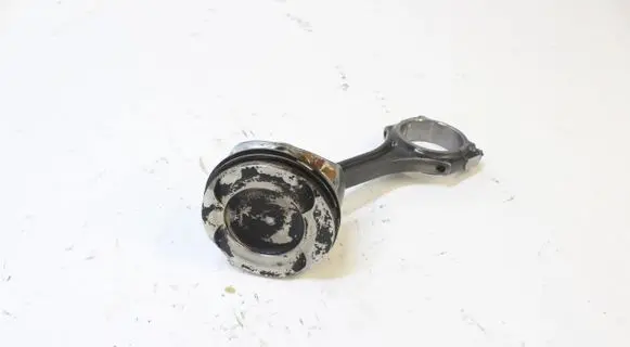 Mercedes-Benz B W246 W242 Piston 0833135
