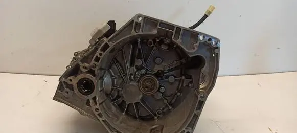 Dacia Duster II Manual 5 speed gearbox 320108263R