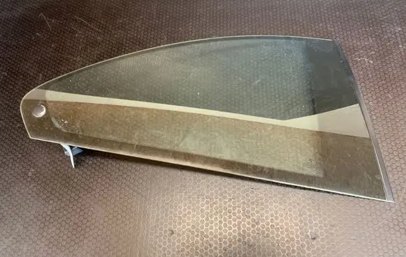 BMW 3 E46 Rear side window 43R00049 DOT24AS2M25
