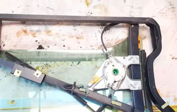 Audi A3 S3 8L Sliding door window regulator with motor 8l3837462