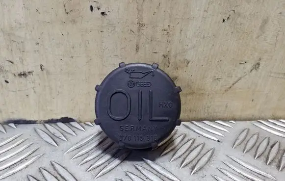 Volkswagen Transporter - Caravelle T4 Oil filler cap 070115319